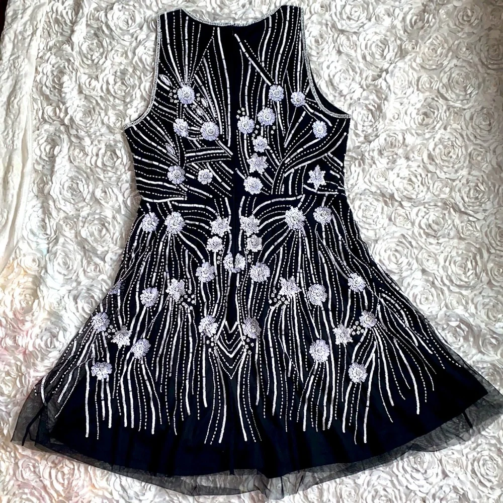 . Adrianna Papell beaded cocktail dress size 12 - Picture 8 of 8